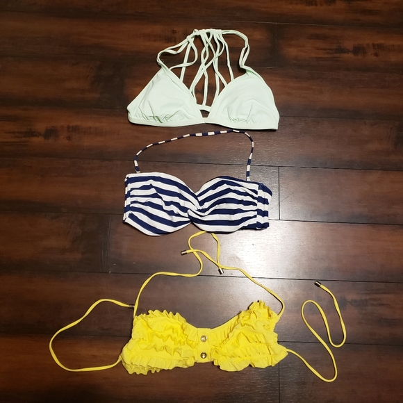 Lot of 3 Bikini Tops - Picture 1 of 4